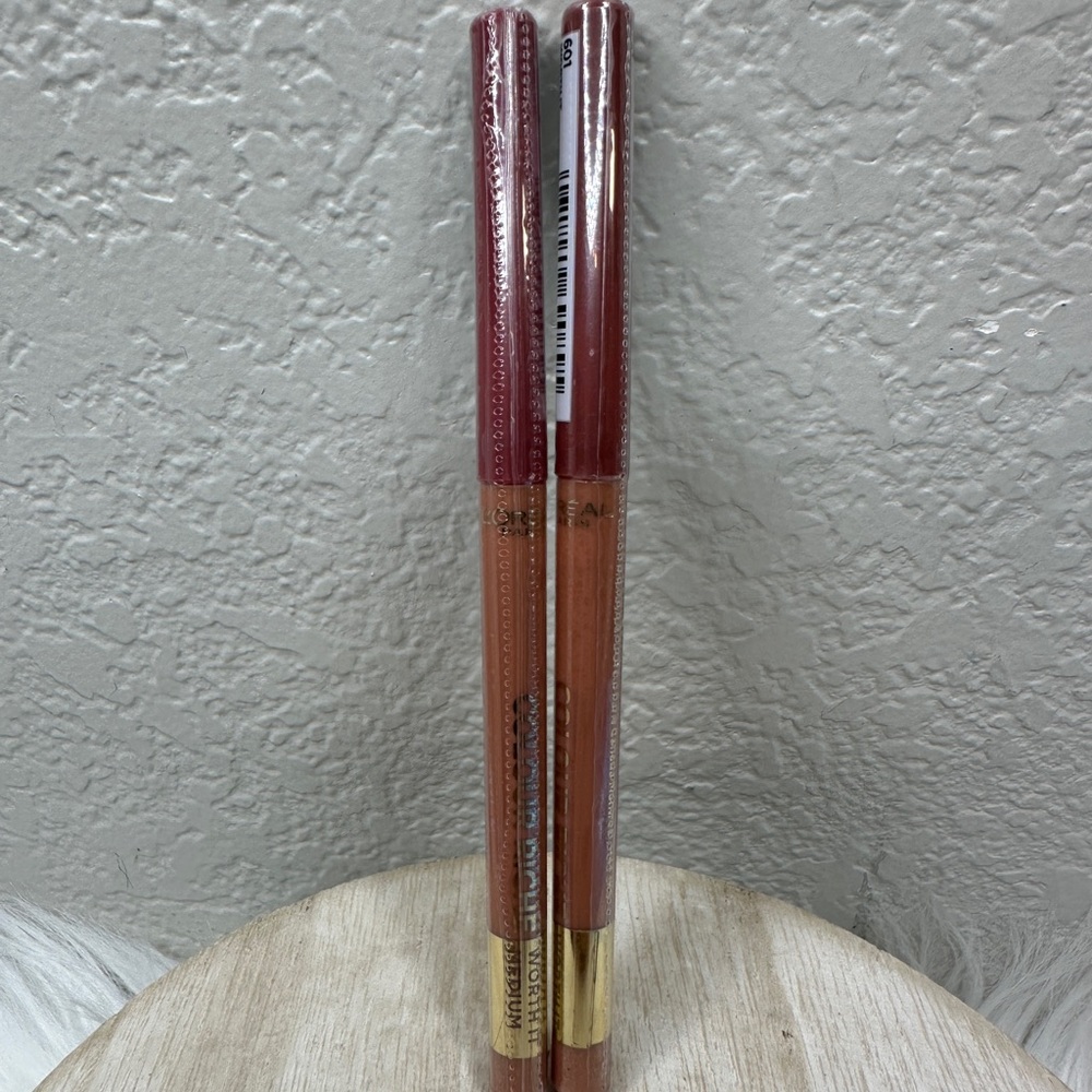 $8 🌙 2X L'Oreal Paris Colour Riche Lip Liner IN Worth It NEW